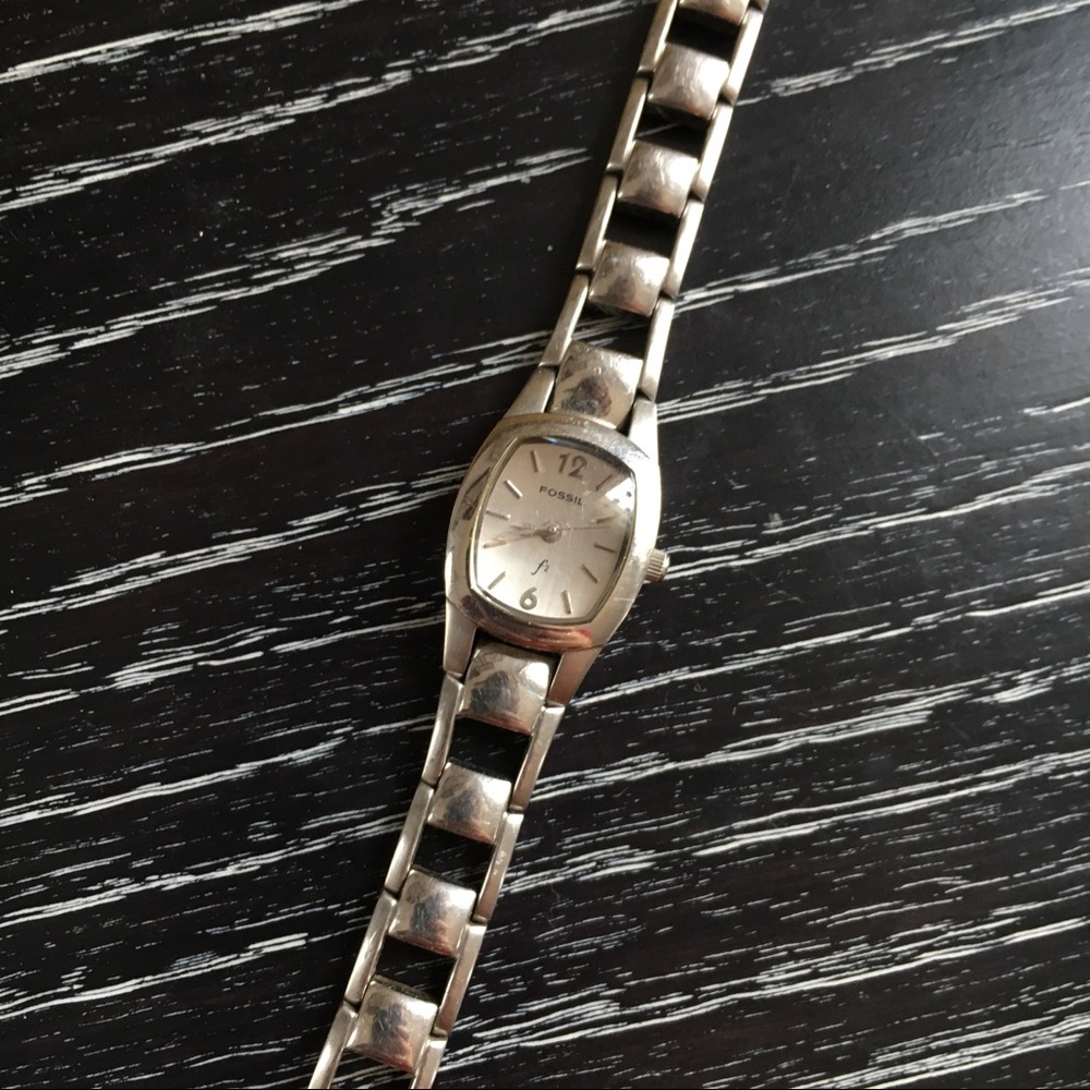 Vintage Fossil watch - needs battery